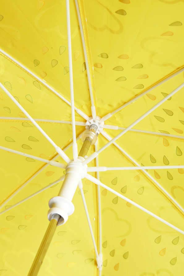 Grass & Air: Little Kids Colour-Revealing Umbrella in Yellow