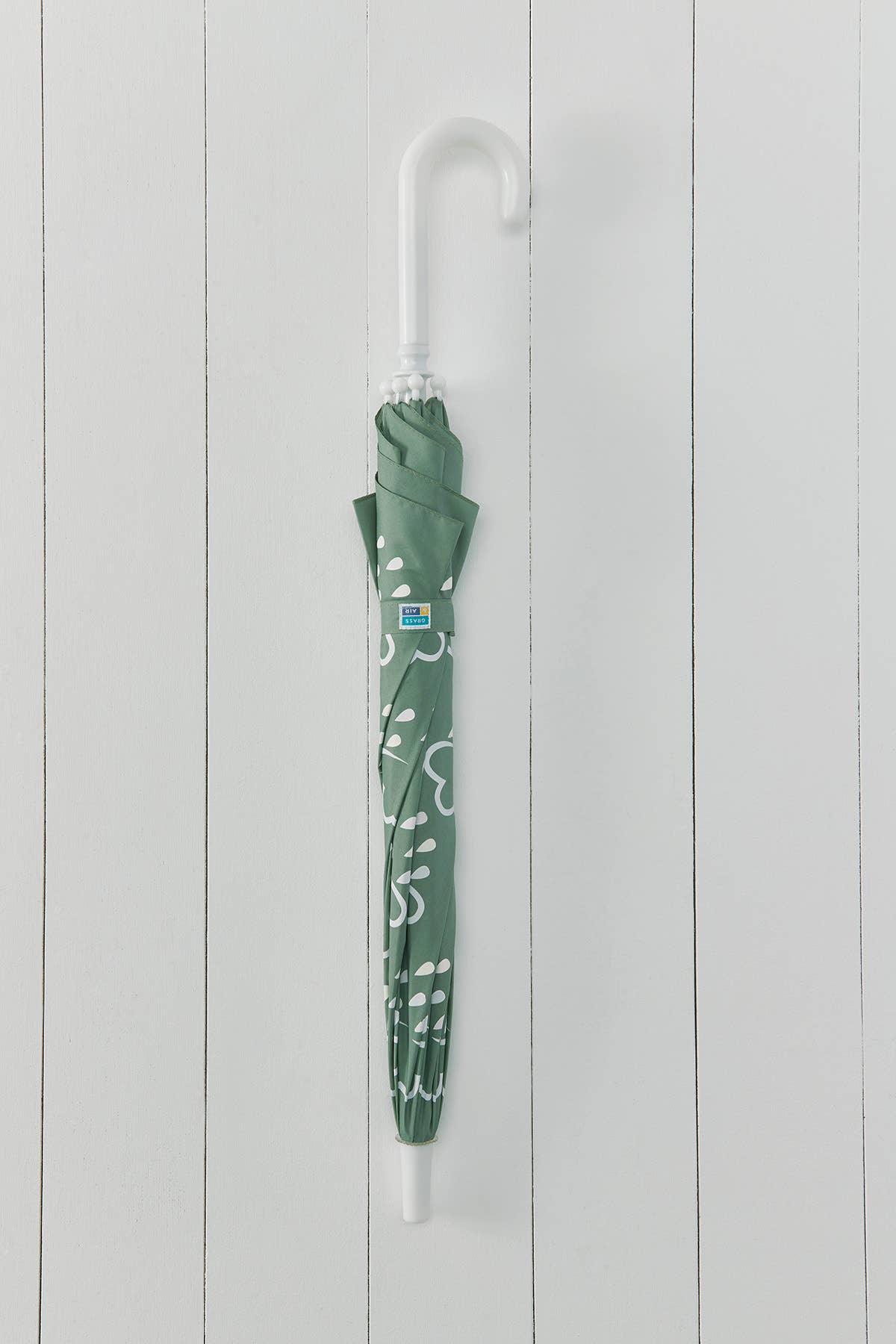 Grass & Air: Little Kids Colour-Revealing Umbrella in Khaki Green